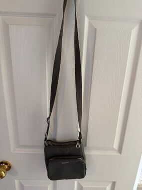 Baggallini Pocket Crossbody Bag – Charcoal Grey